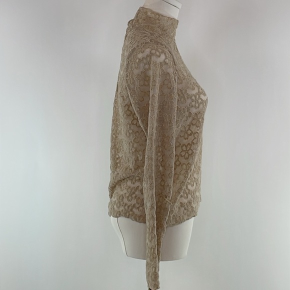 Line + Dot Crossroads Lace Top, M - Picture 8 of 9